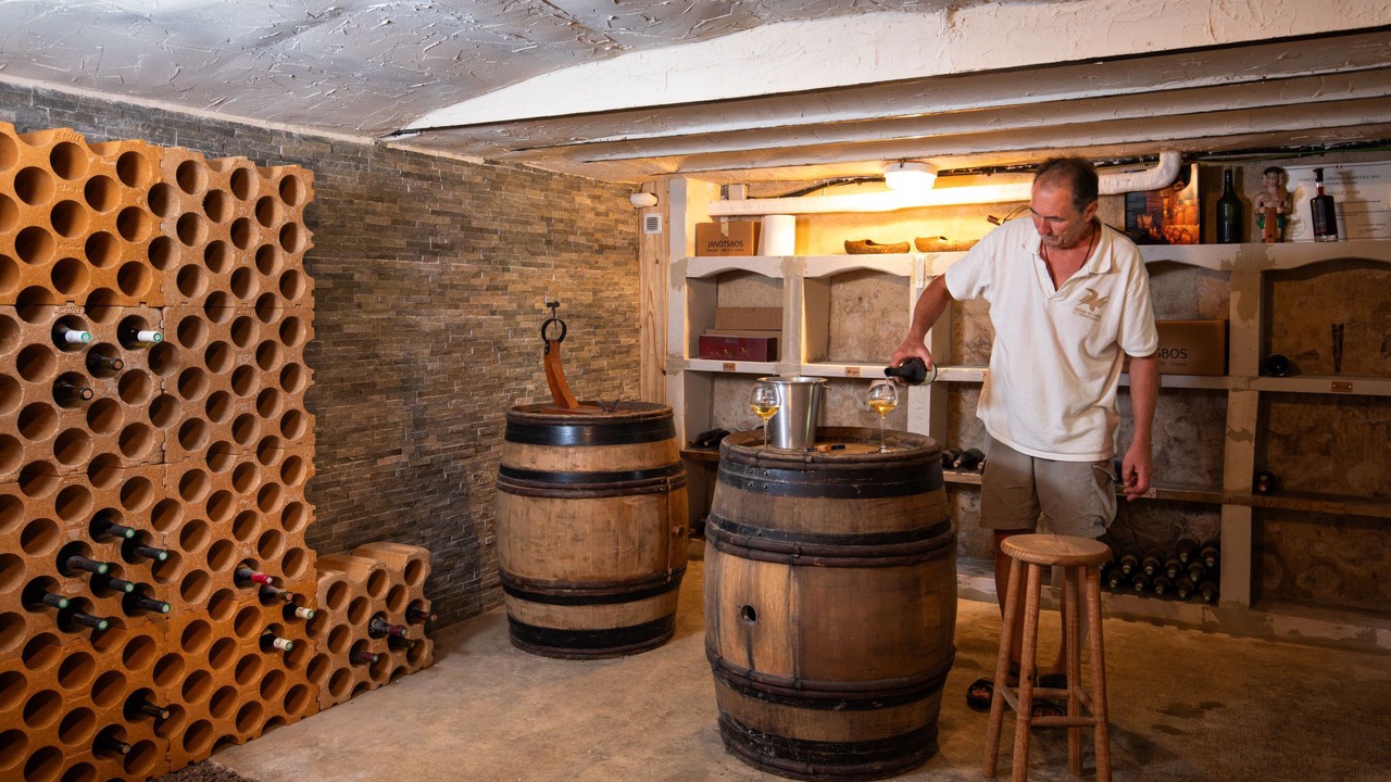 Photo of Bedroom in Epertully