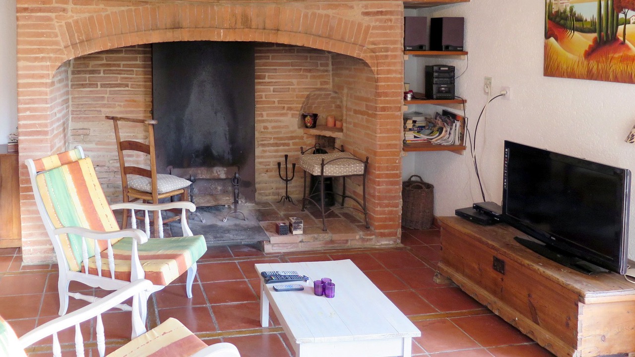 Photo of Livingroom in L'Honor-de-Cos