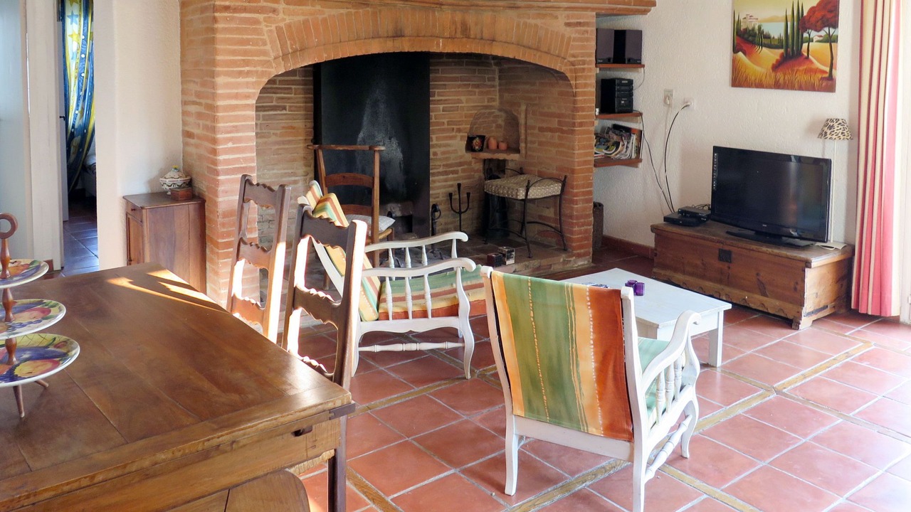 Photo of Livingroom in L'Honor-de-Cos