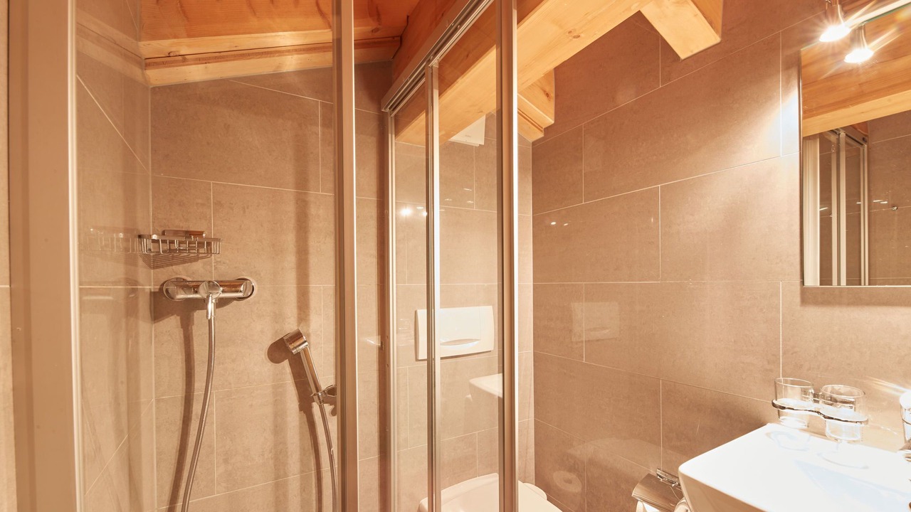 Photo of Bathroom in Vex
