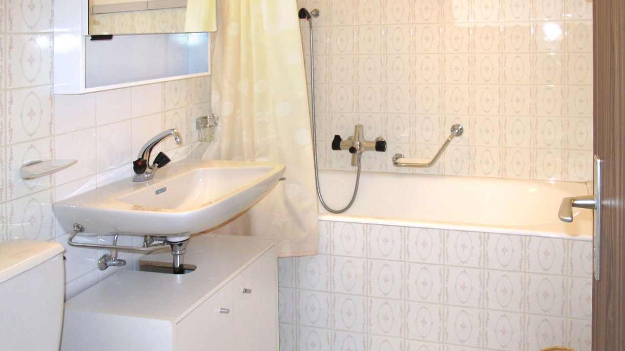 Photo of Bathroom in Vex