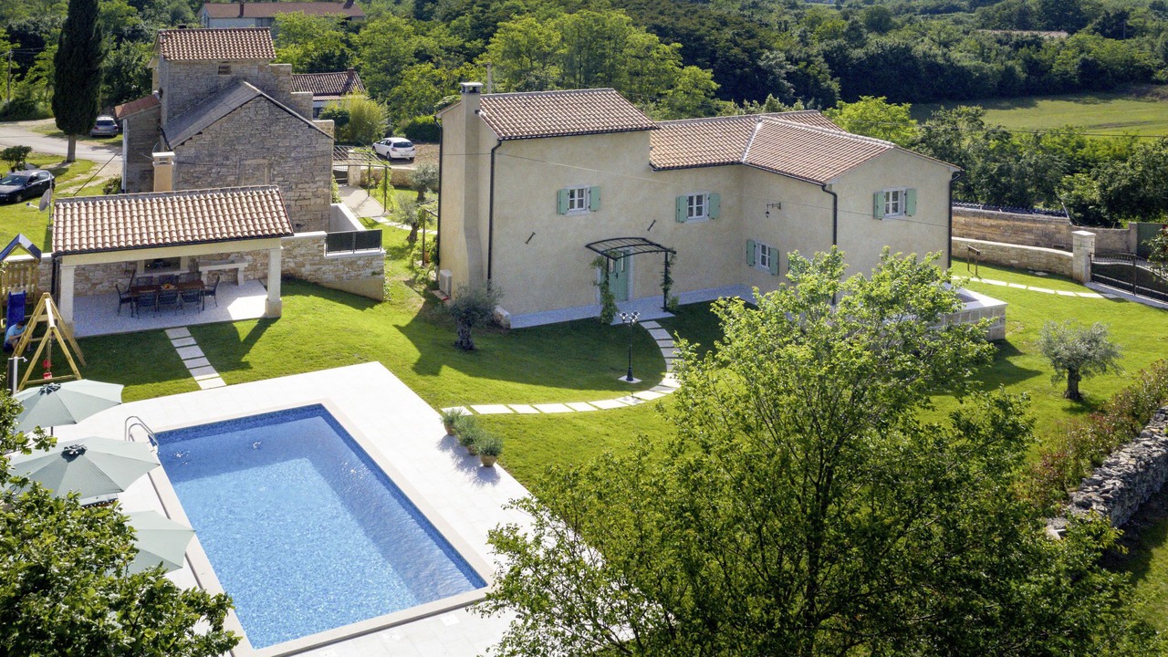Photo of Outdoor in Modrusani