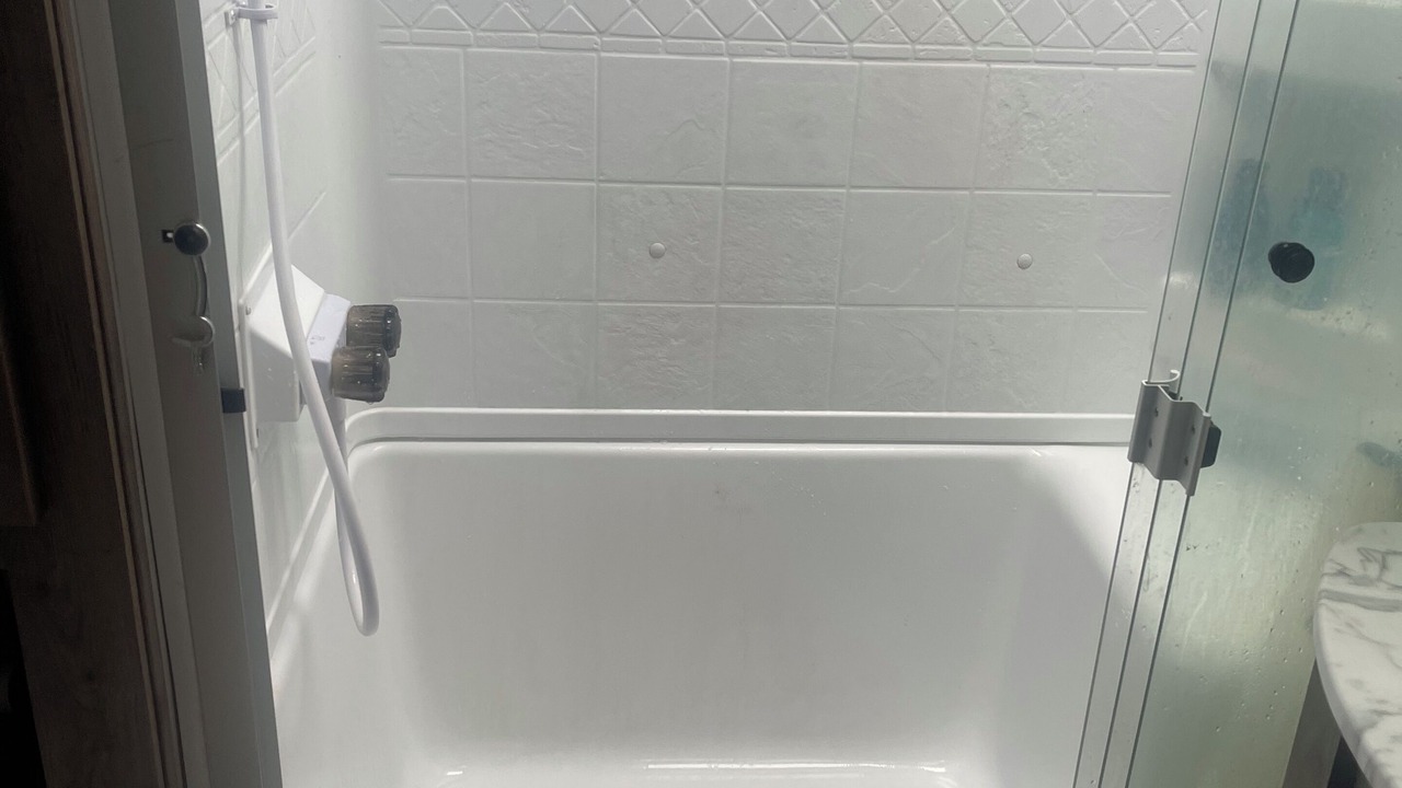 Photo of Bathroom in Lakeview  Jefferson County