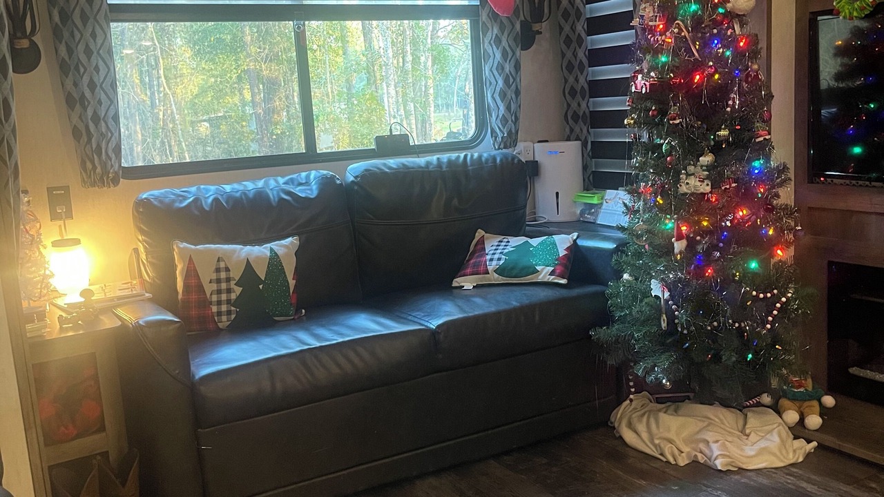 Photo of Livingroom in Lakeview  Jefferson County