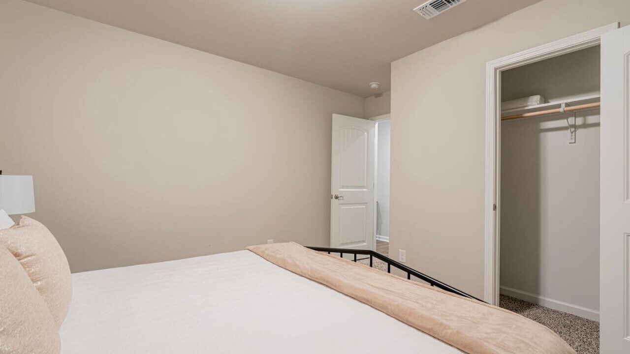 Photo of Bedroom in Broussard
