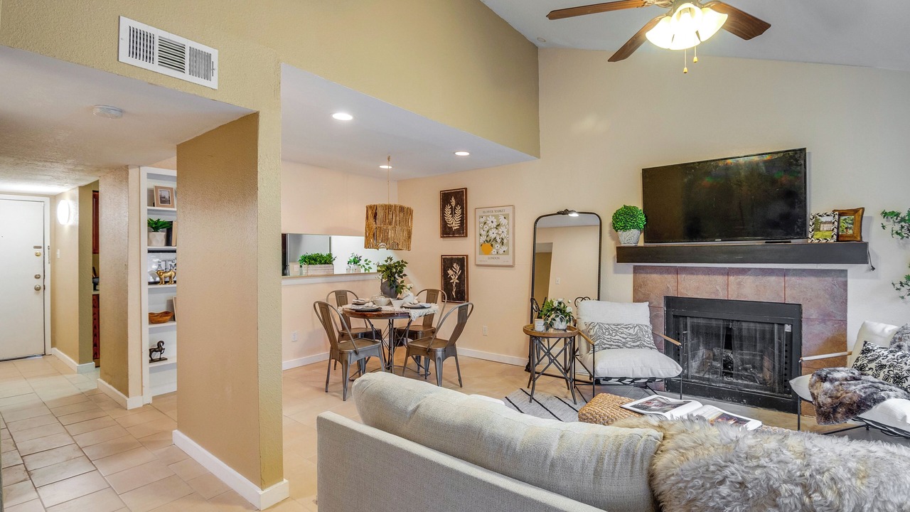 Photo of Livingroom in College Station
