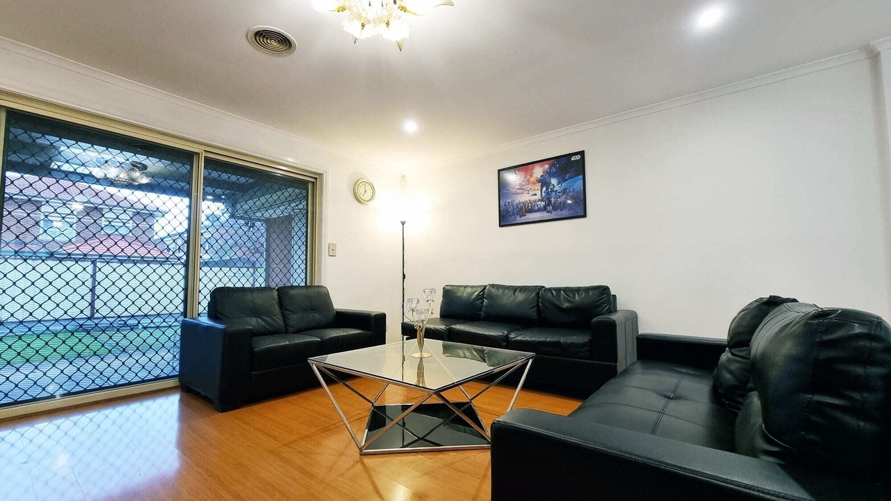 Photo of Livingroom in Sunshine West