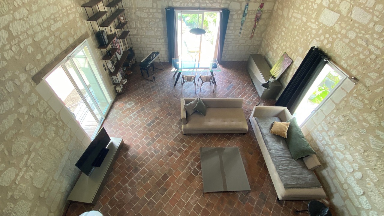 Photo of Livingroom in Brain-sur-Allonnes