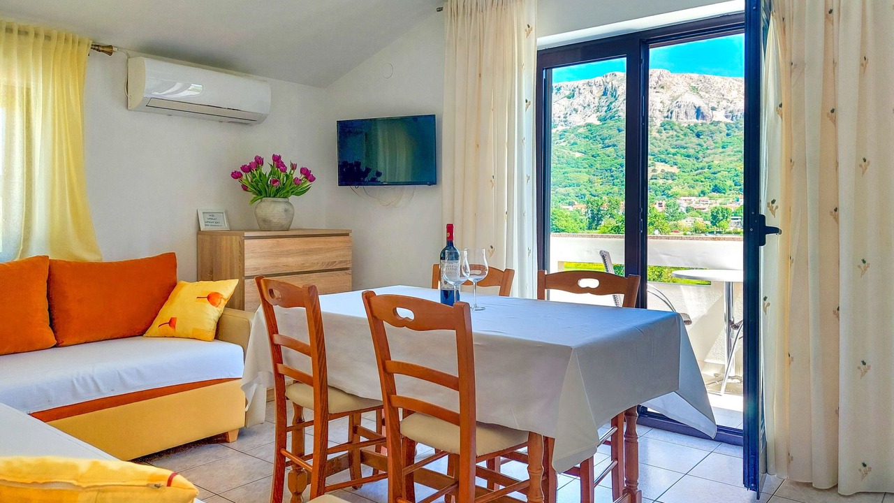 Photo of Livingroom in Batomalj