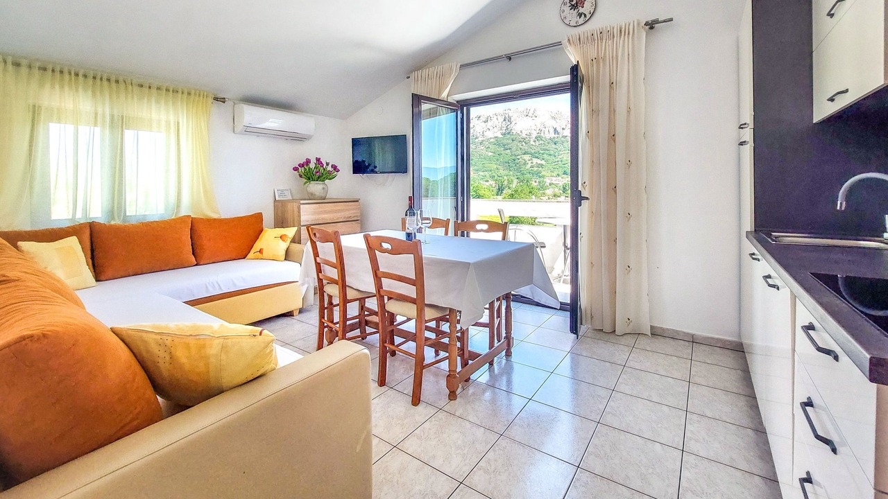 Photo of Livingroom in Batomalj