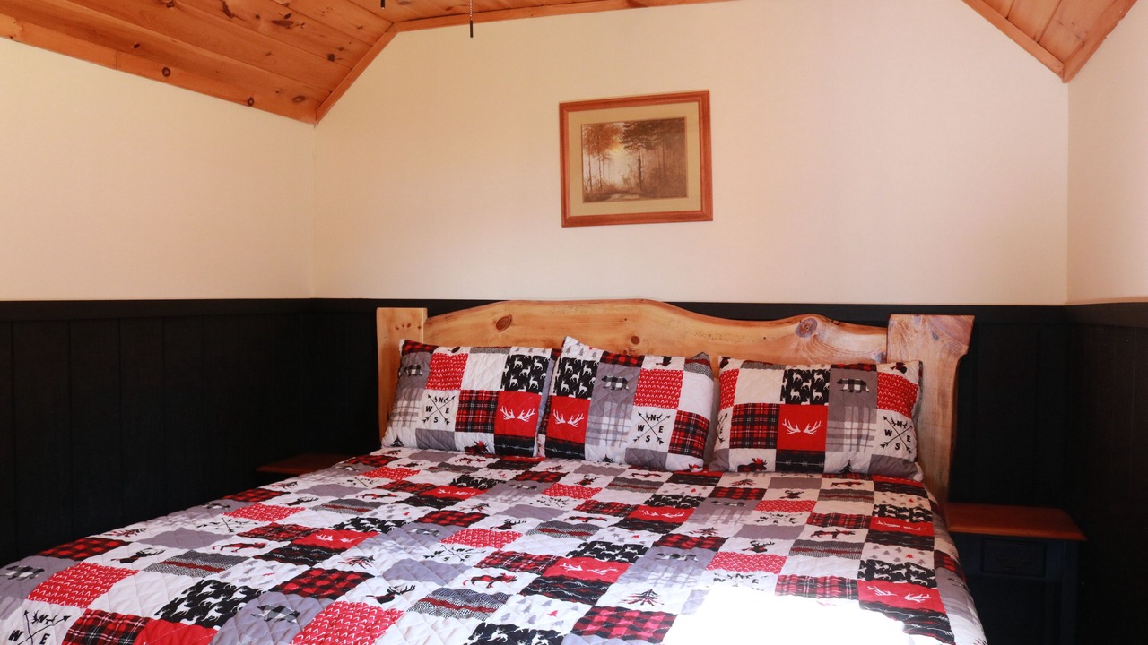 Photo of Bedroom in Inlet