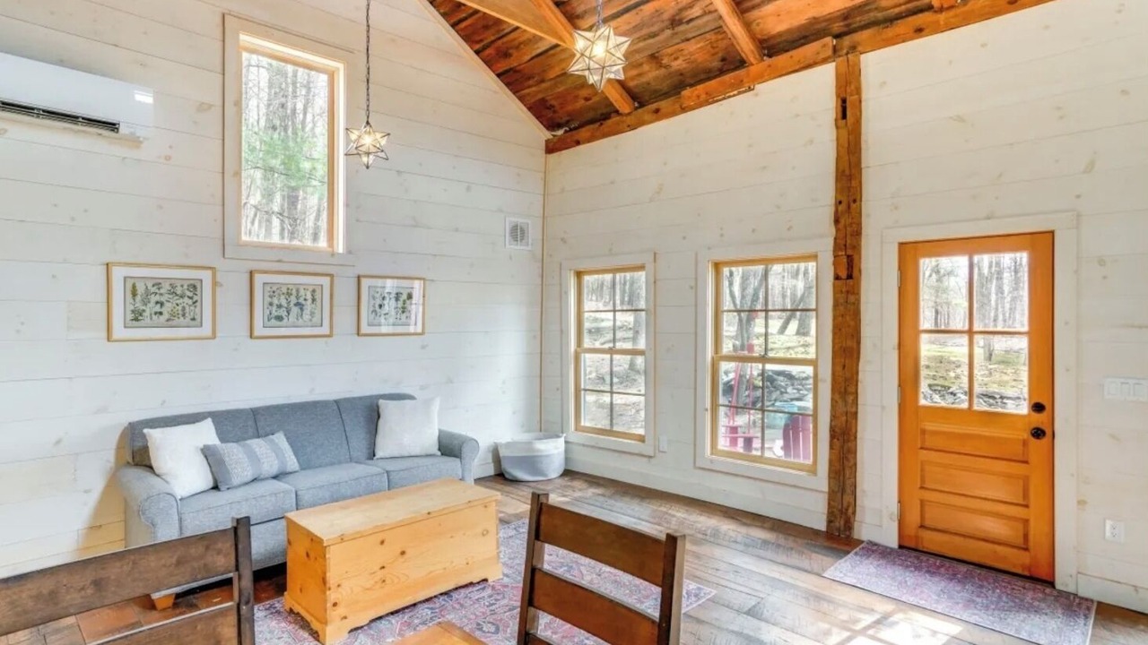 Photo of Livingroom in Town of New Baltimore