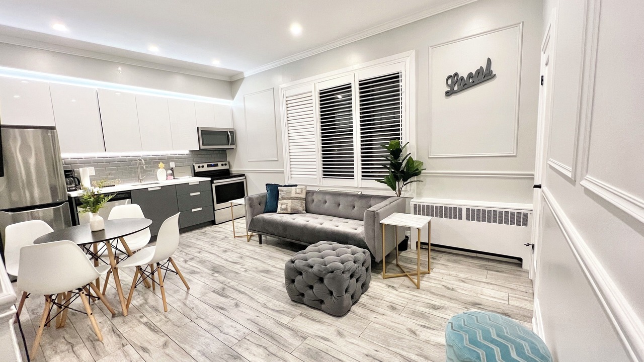 Photo of Livingroom in New Toronto