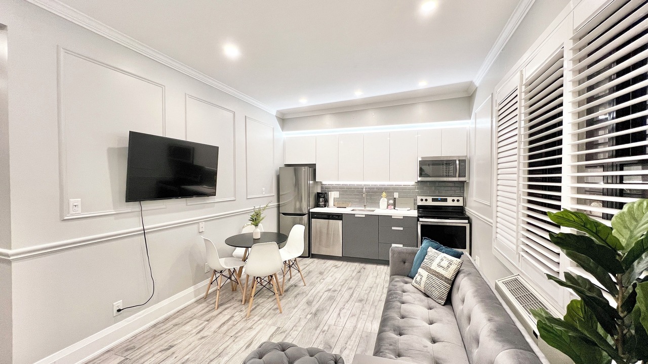 Photo of Livingroom in New Toronto