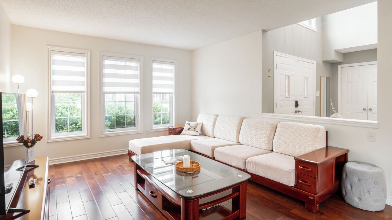 Photo of Livingroom in Barrie