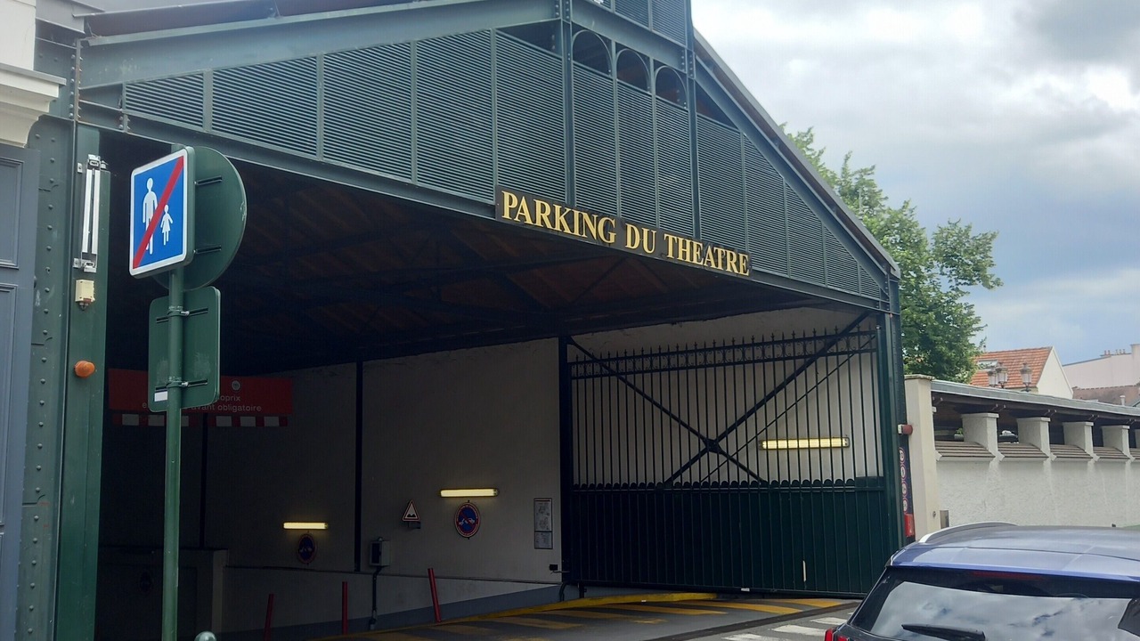 Photo of Others in Puteaux