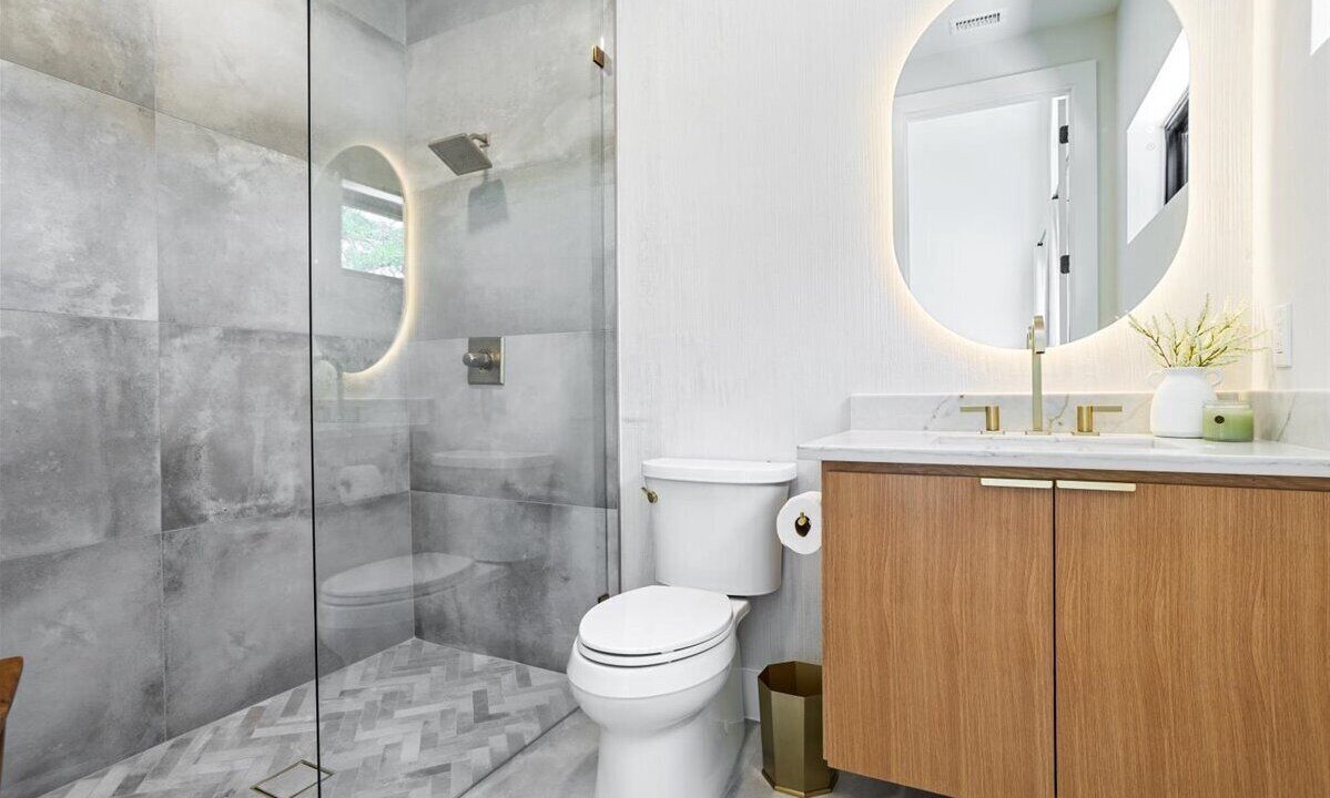 Photo of Bathroom in Pottsboro