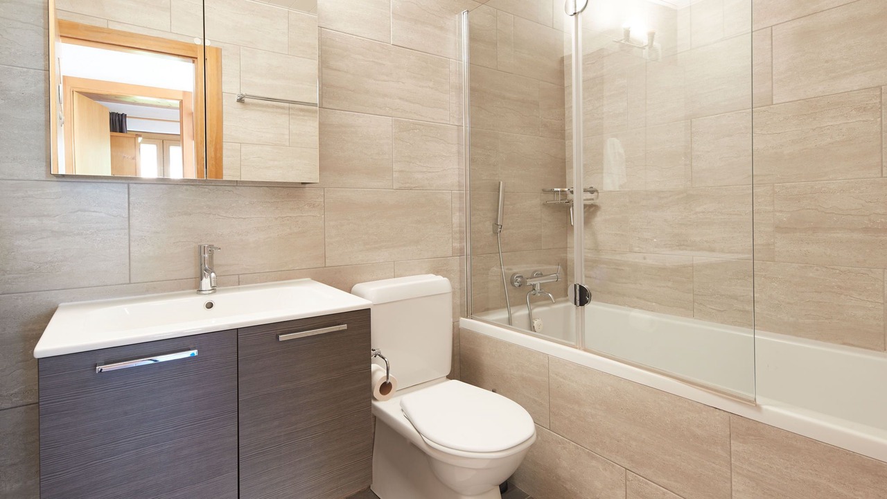Photo of Bathroom in Vex