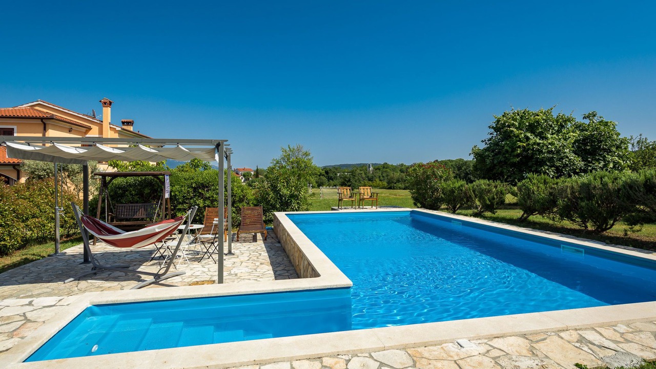 Photo of Outdoor in Pican