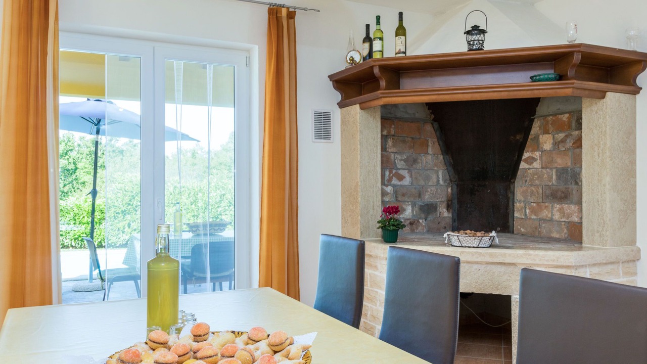Photo of Livingroom in Pican