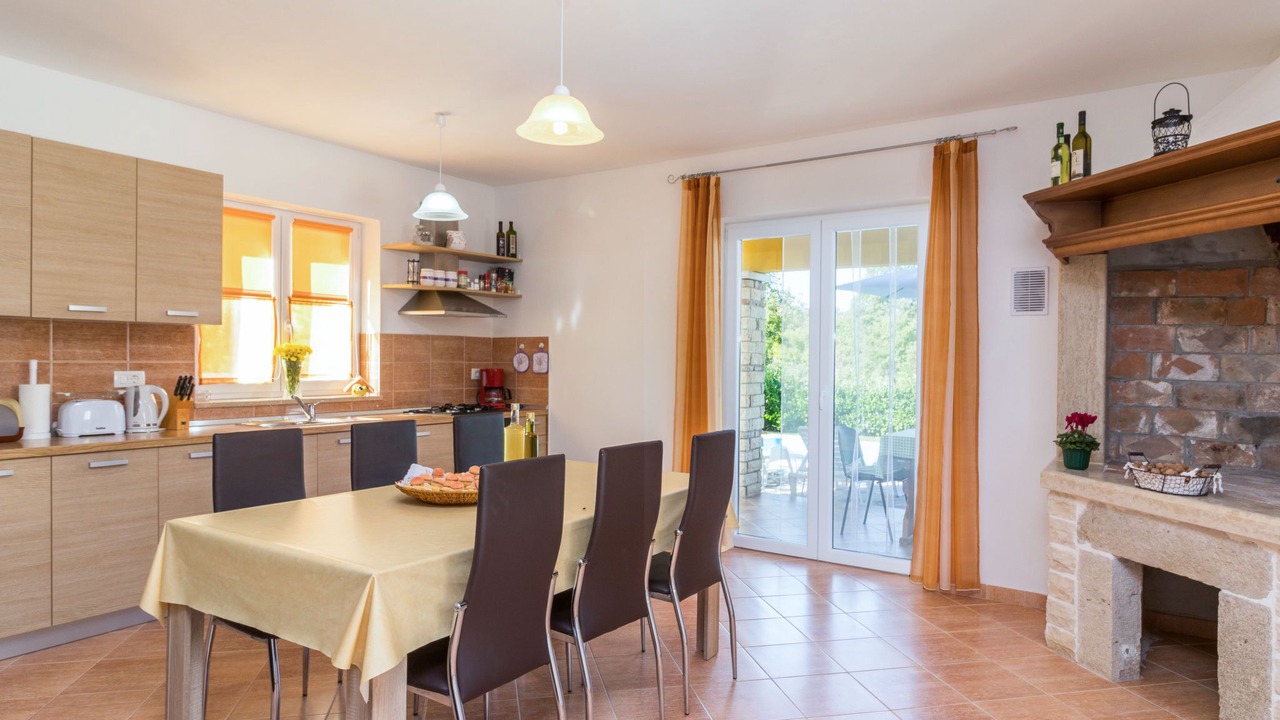 Photo of Livingroom in Pican