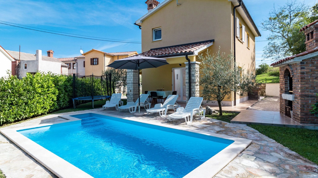 Photo of Outdoor in Pican