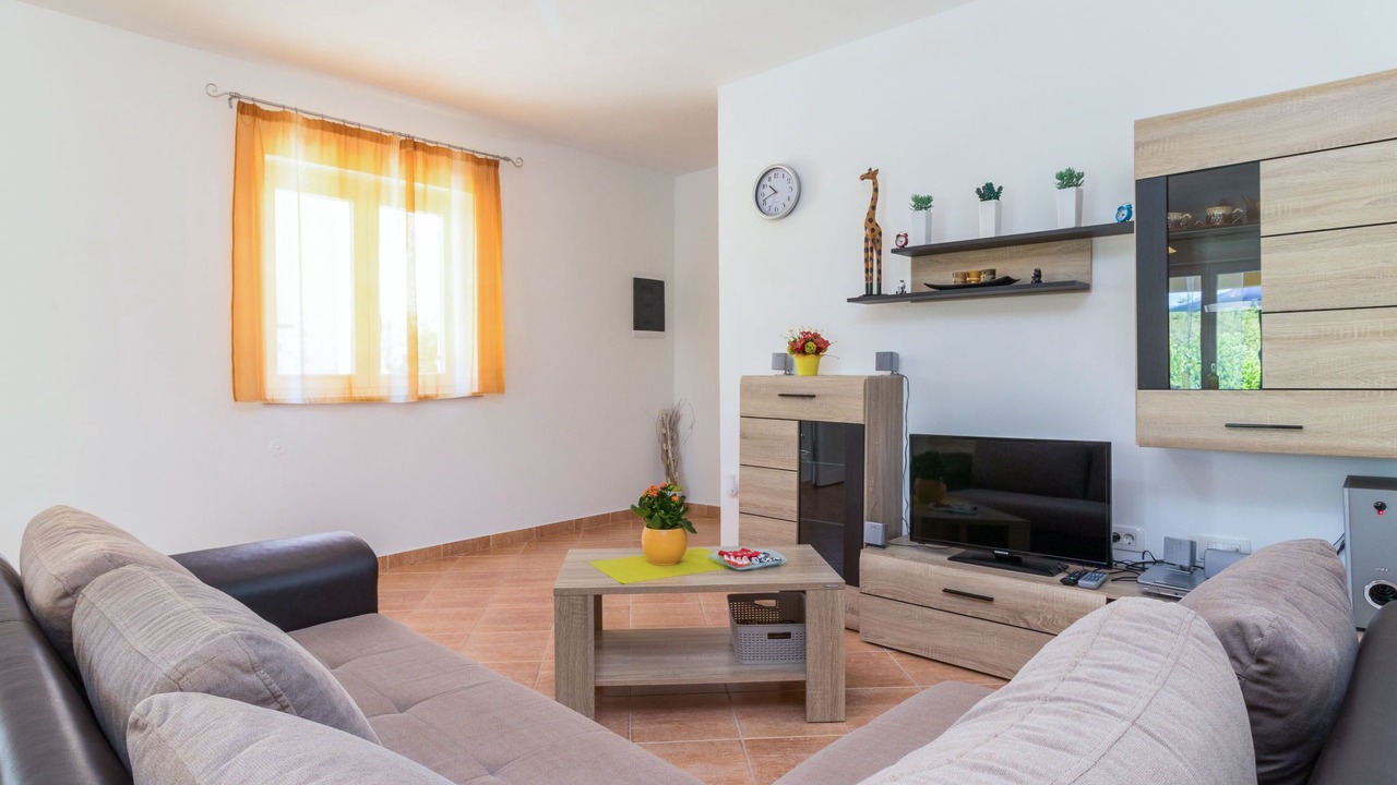 Photo of Livingroom in Pican