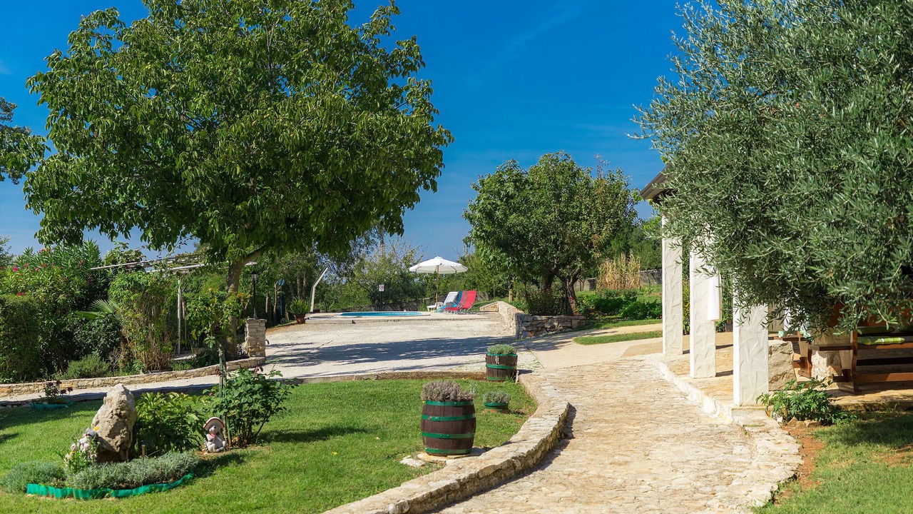 Photo of Outdoor in Muzini