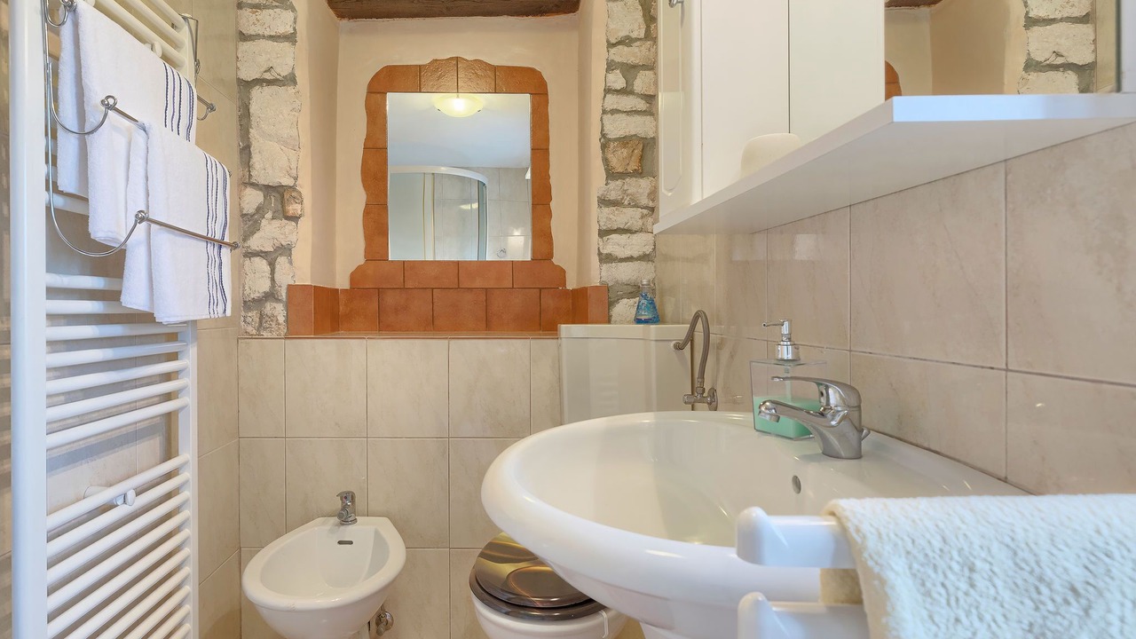 Photo of Bathroom in Muzini