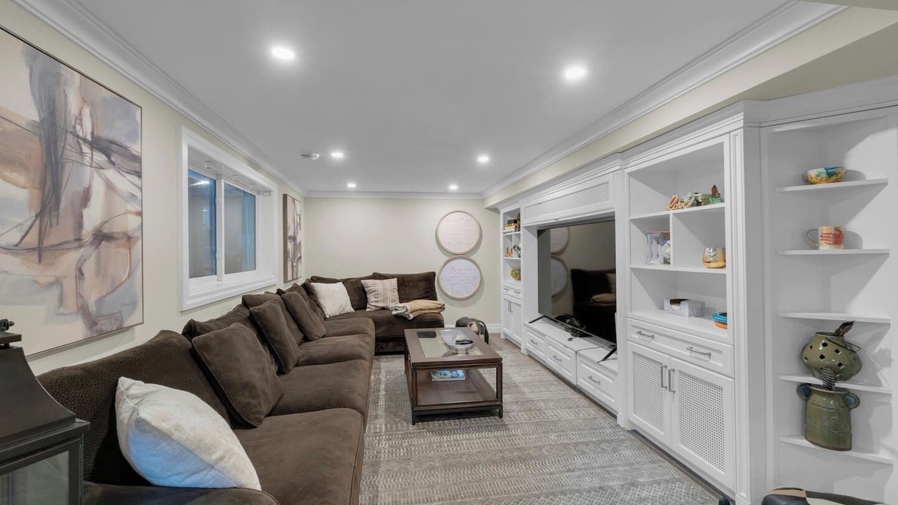 Photo of Livingroom in Halton Regional Municipality