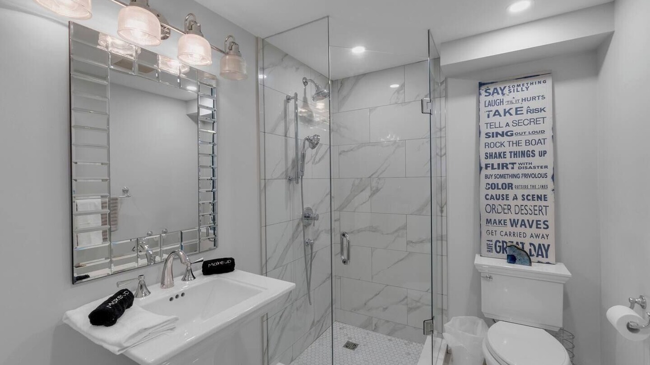 Photo of Bathroom in Halton Regional Municipality