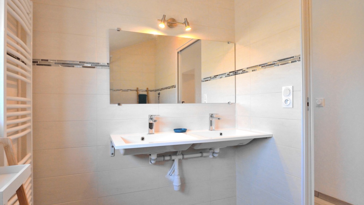 Photo of Bathroom in Ploubezre