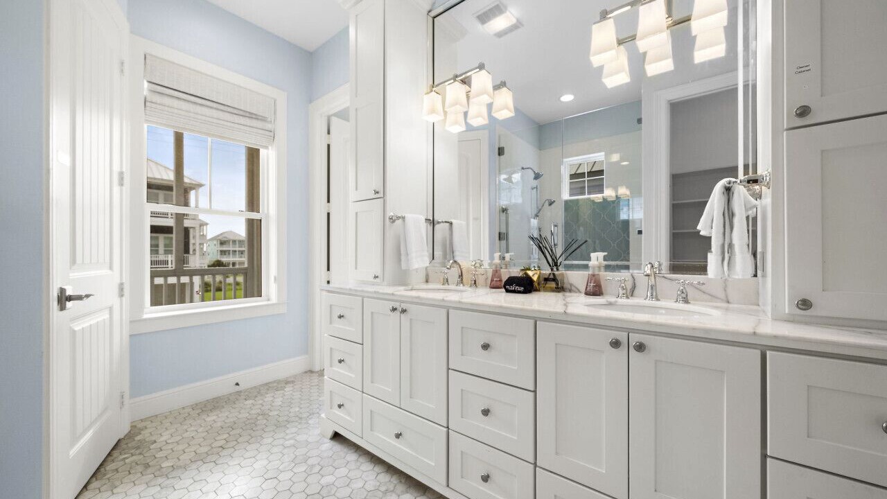 Photo of Bathroom in Beachside Village