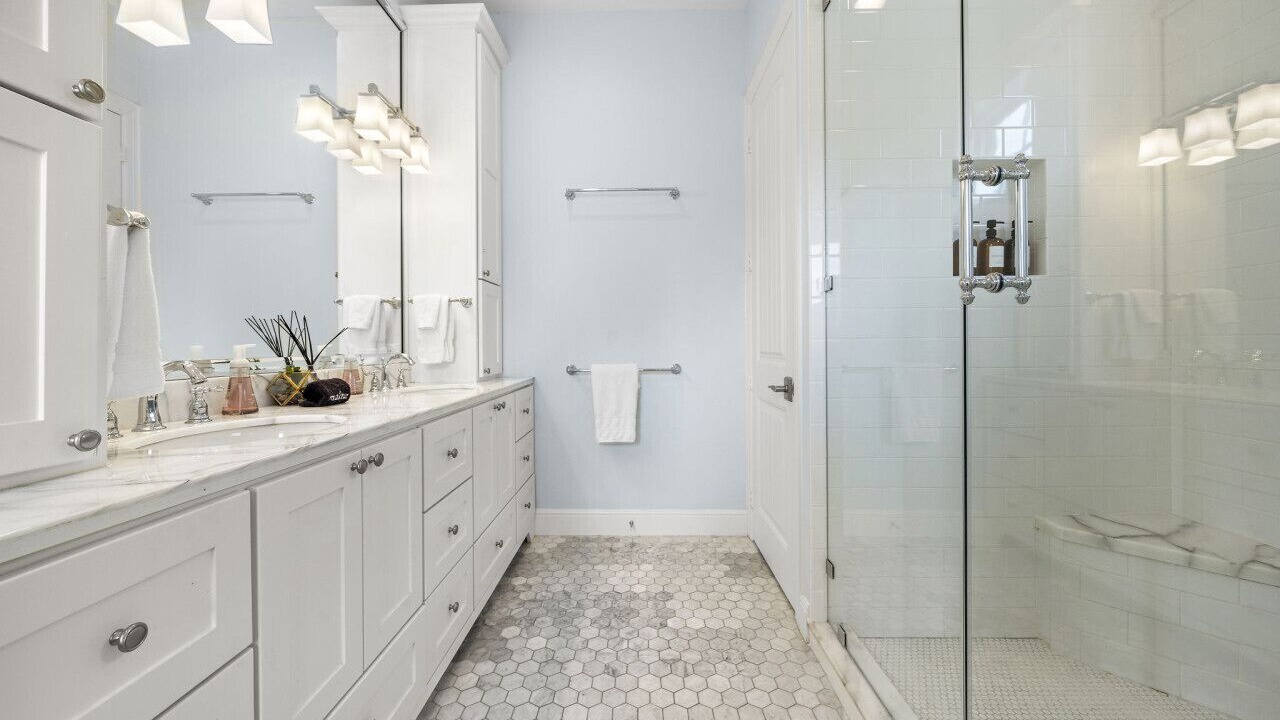 Photo of Bathroom in Beachside Village