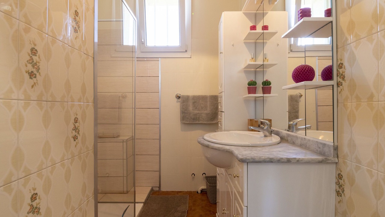 Photo of Bathroom in Chateaurenard