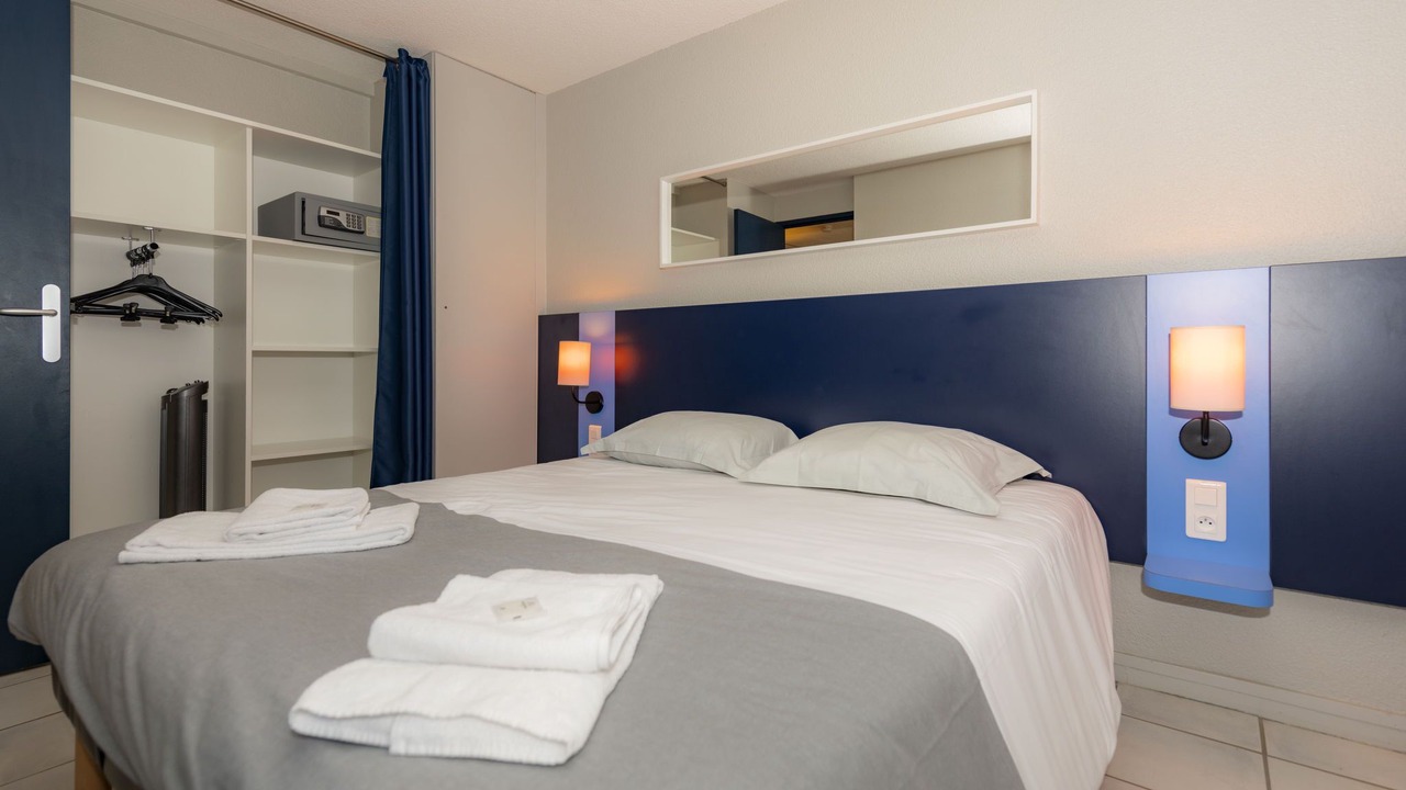 Photo of Others in Casteljau