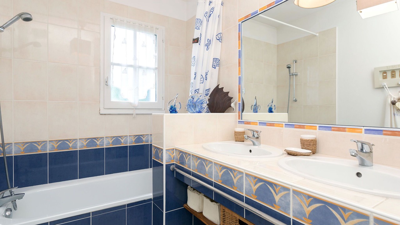 Photo of Bathroom in Saint-Jean-de-Monts
