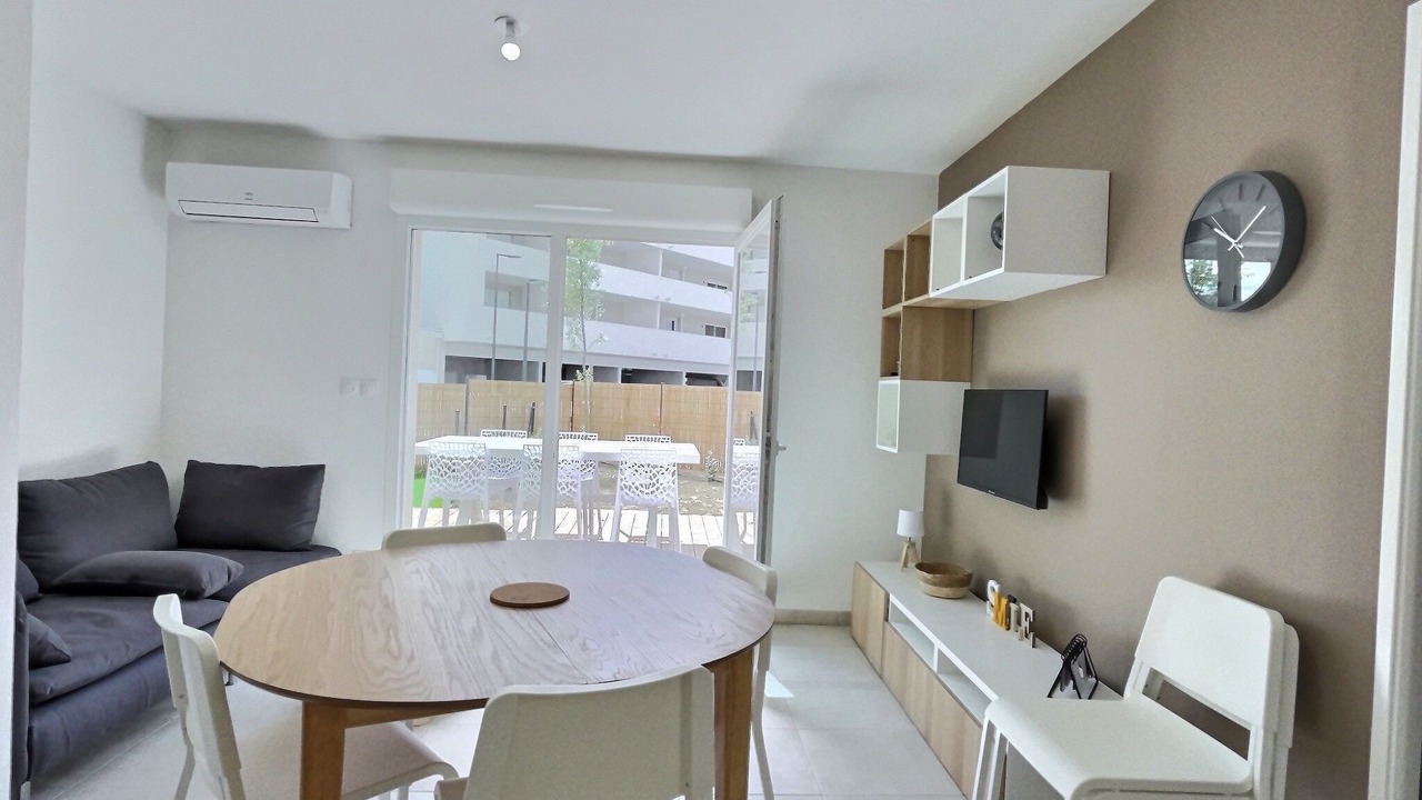 Photo of Bedroom in Serignan