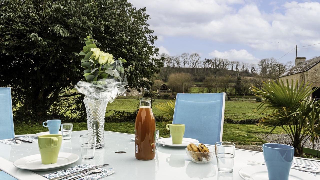 Photo of Outdoor in Commes