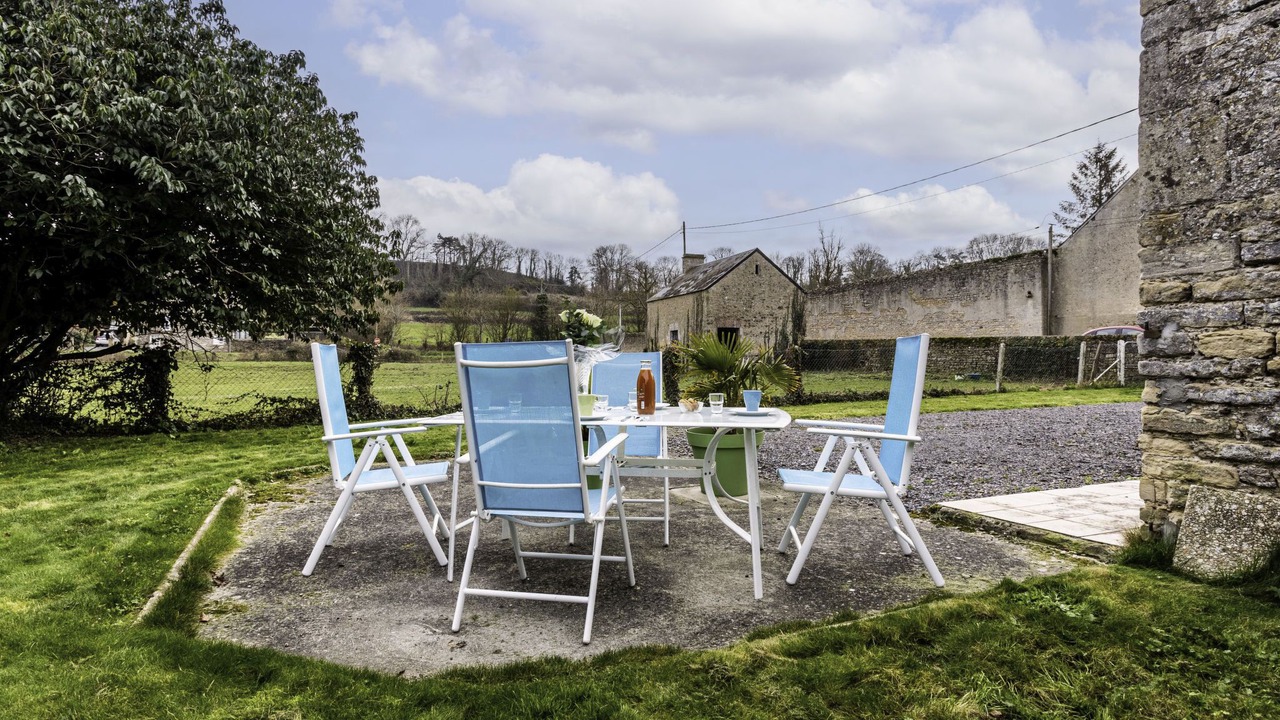 Photo of Outdoor in Commes