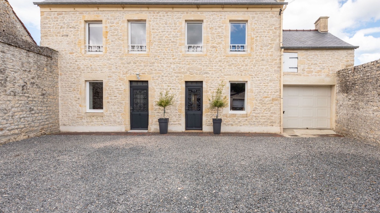 Photo of Others in Commes