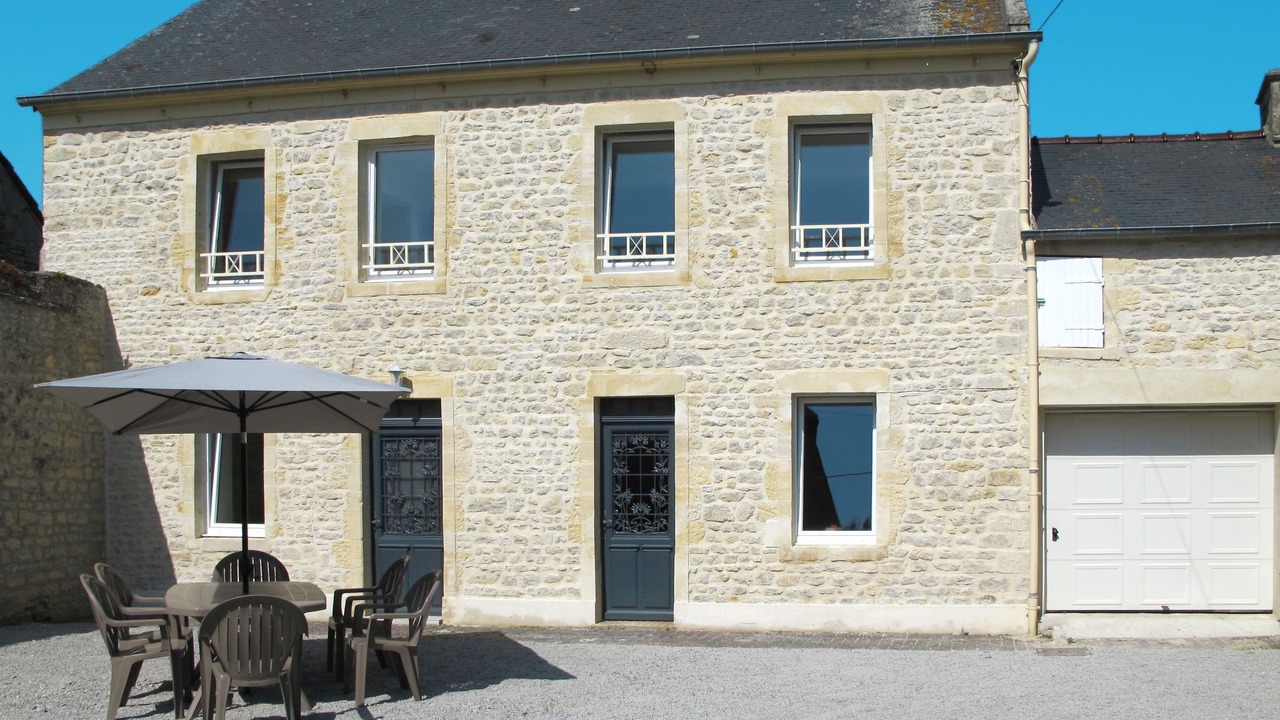 Photo of Outdoor in Commes