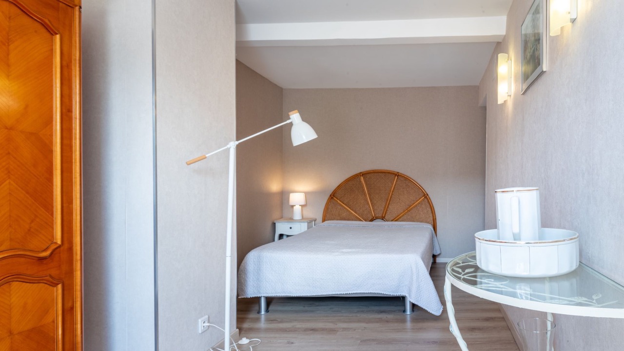 Photo of Bedroom in Commes