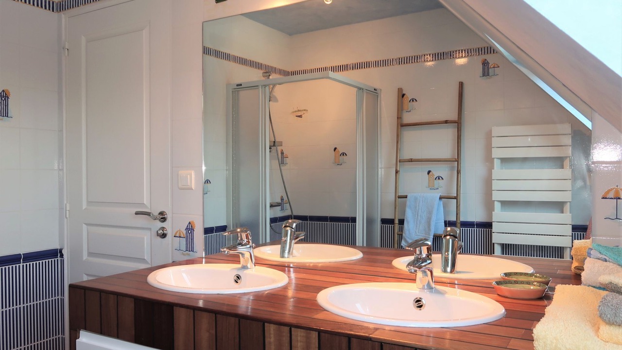 Photo of Bathroom in Tregunc