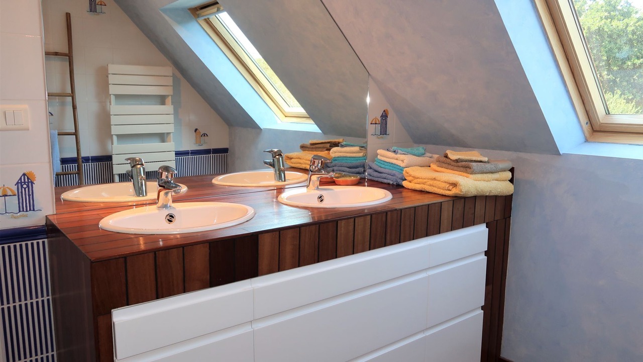 Photo of Bathroom in Tregunc