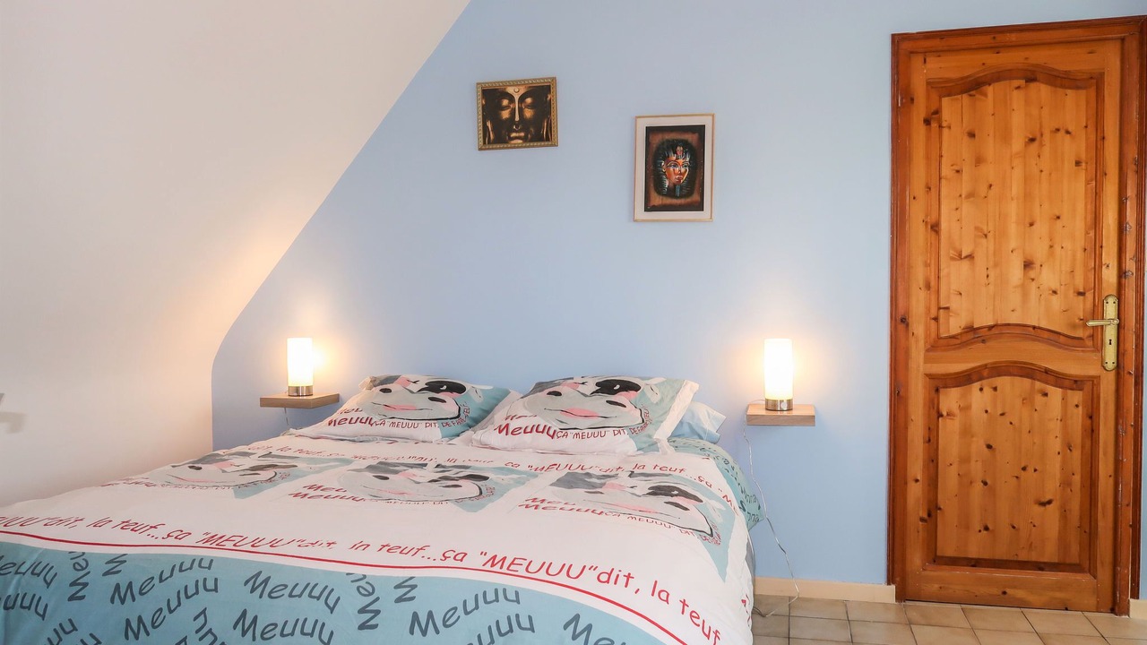 Photo of Others in Cast