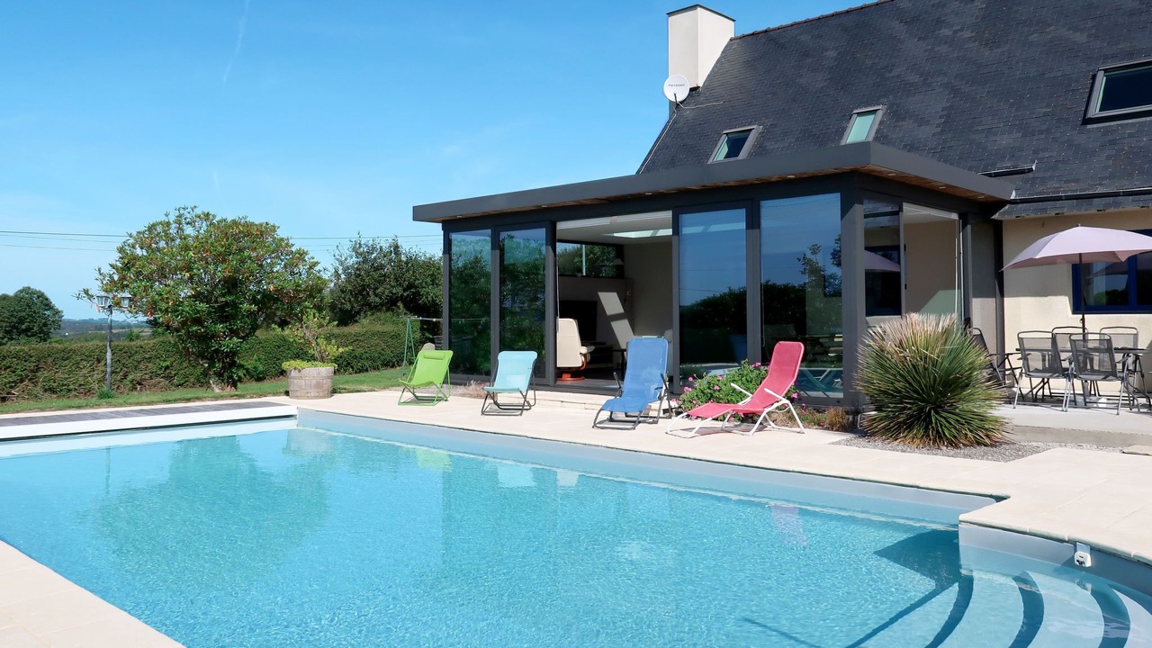 Photo of Outdoor in Cast