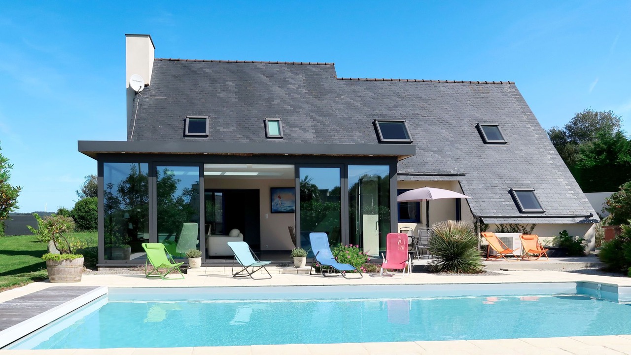 Photo of Others in Cast