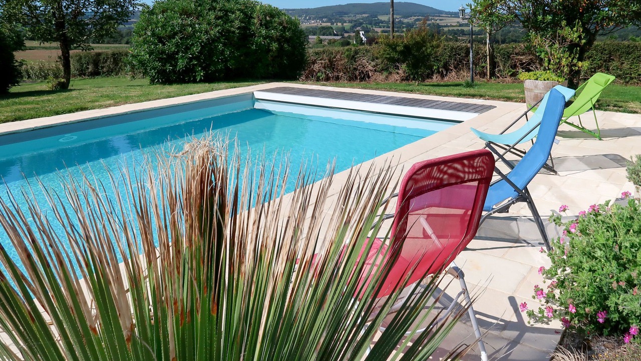 Photo of Outdoor in Cast