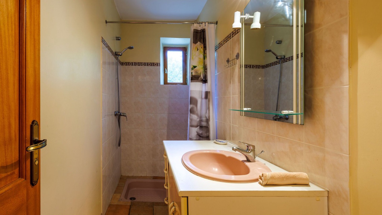 Photo of Bathroom in Barjac
